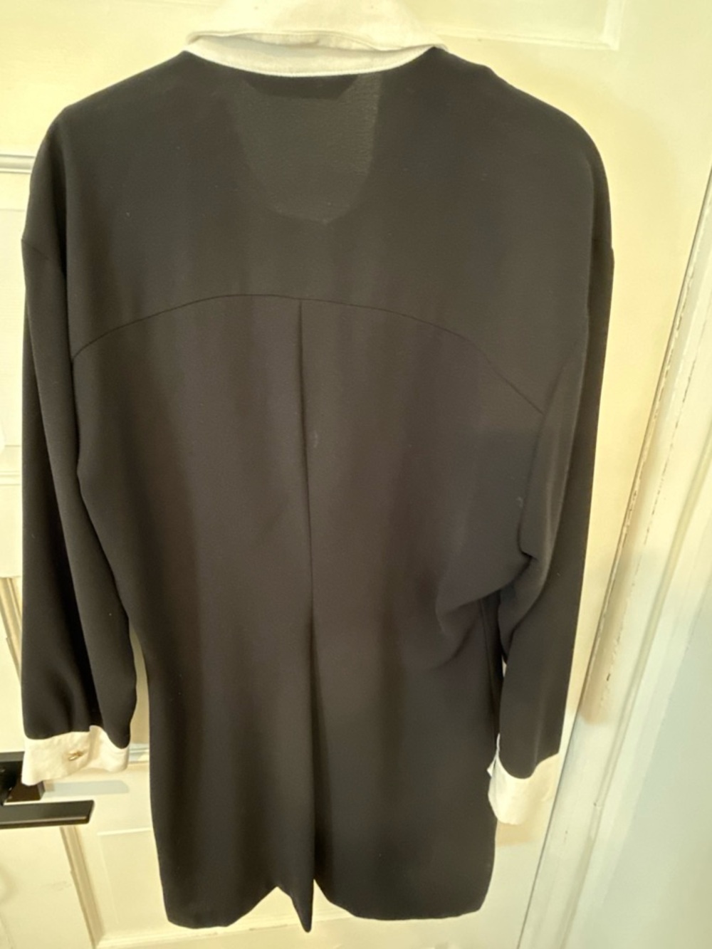 Zara Black Long-Sleeve Shirt Dress with White Contrast Collar and Cuffs - Picture 6 of 7